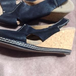 Clarks cushion soft black wedges
